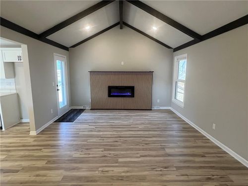 8702 Linda Ln, Pleasant Valley, MO, 64068-9045 | Card Image