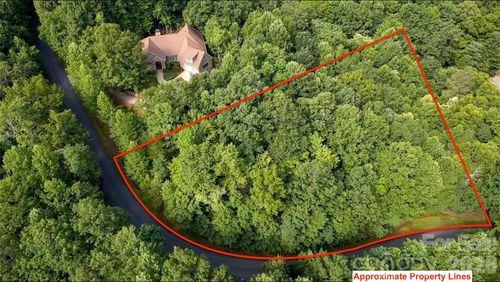724 Streamside Dr, Arden, NC, 28704-9146 | Card Image