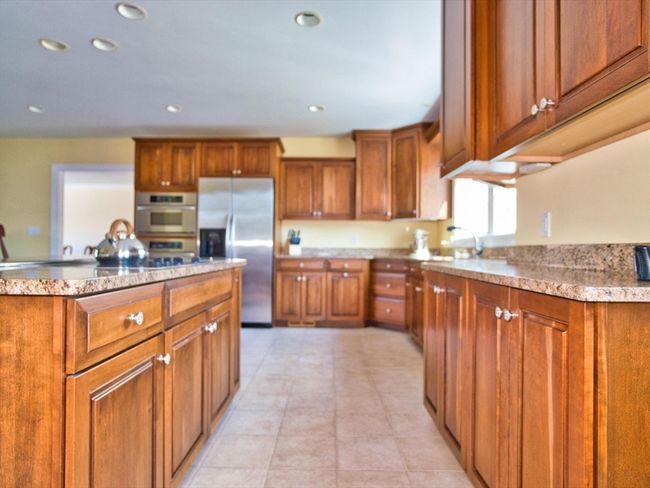 6 Wildpepper Ln, House other with 4 bedrooms, 4 bathrooms and 4 parking in Dartmouth MA | Image 18