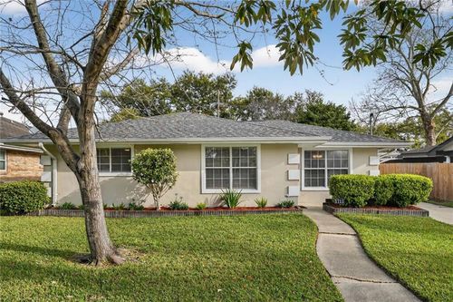 1711 Mendez St, New Orleans, LA, 70122-2611 | Card Image