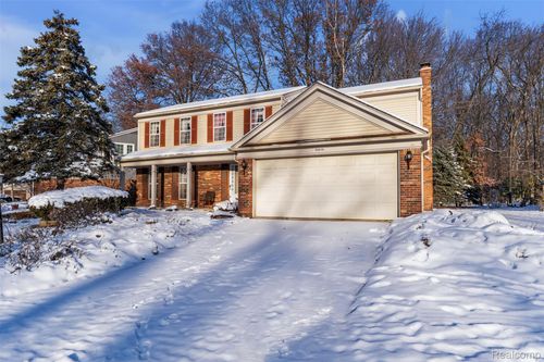 33838 Whitewood Pl, Westland, MI, 48185-9400 | Card Image