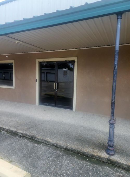 h-38058 Highway 621, Gonzales, LA, 70737-6072 | Card Image