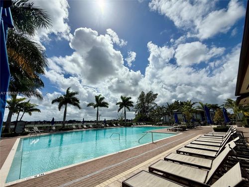 400-400 Ne 208th Ter, Miami, FL, 33179-2243 | Card Image