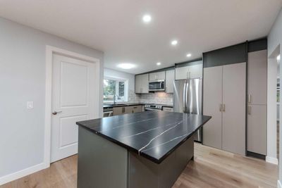 5655 Dalhousie Dr Nw, House detached with 5 bedrooms, 3 bathrooms and 2 parking in Calgary AB | Image 1