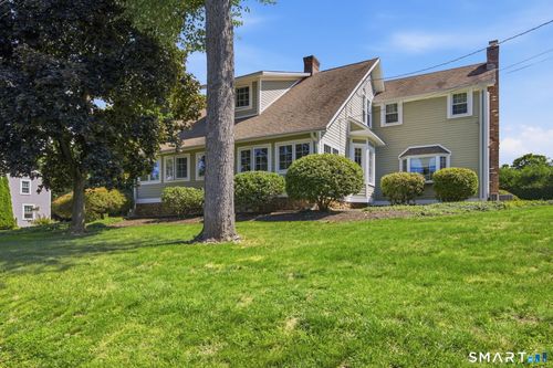 24 Ridgeway St, Newington, CT, 06111-3727 | Card Image