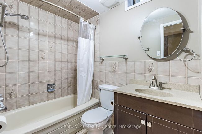 34 Niagara Pl, House other with 4 bedrooms, 4 bathrooms and 4 parking in Brampton ON | Image 39
