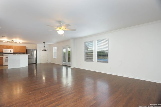 213 Hinge Loop, House other with 4 bedrooms, 3 bathrooms and null parking in Cibolo TX | Image 8