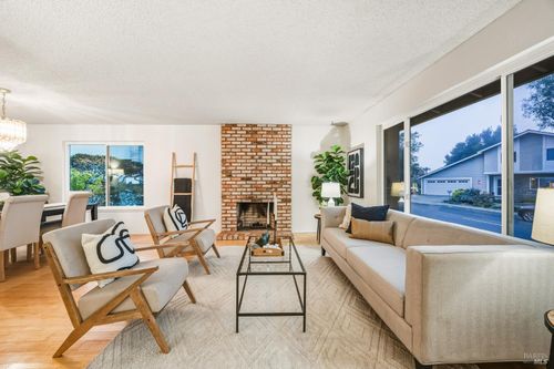 494 Mills Dr, Benicia, CA, 94510-1415 | Card Image