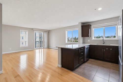 3301-10 Country Village Pk Ne, Calgary, AB, T3K0W5 | Card Image