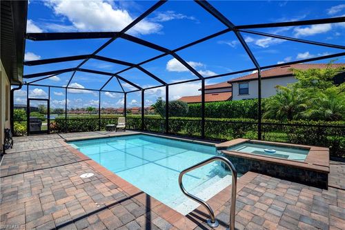 1555 Santiago Cir, NAPLES, FL, 34113-8827 | Card Image