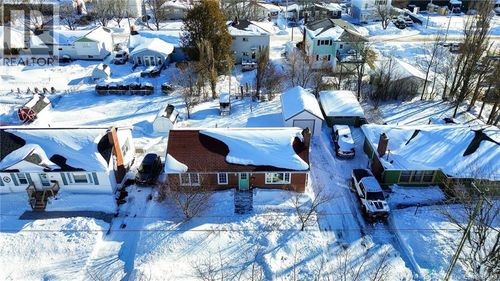 35 Coronation Dr, Moncton, NB, E1E2X2 | Card Image