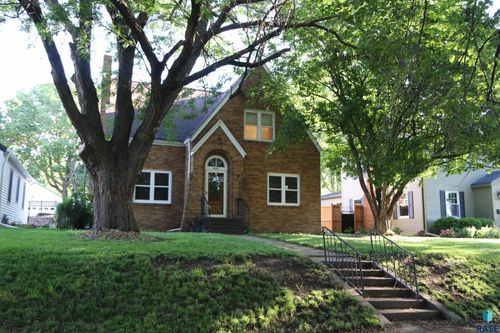 620 E Wiswall Pl, Sioux Falls, SD, 57105-2030 | Card Image