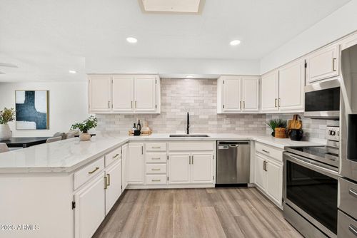 8302 E Avalon Dr, Scottsdale, AZ, 85251-7338 | Card Image