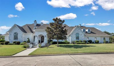 26 Cloverdale Court, House other with 4 bedrooms, 4 bathrooms and null parking in Montgomery TX | Image 1