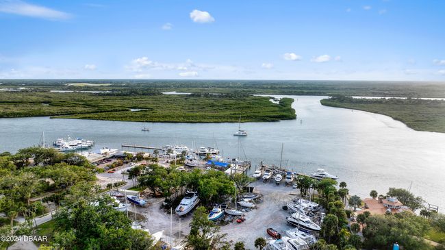 Restaurants and Marinas Nearby | Image 76