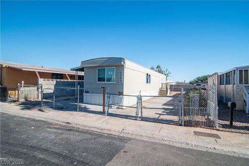 3464 Death Valley Dr, Las Vegas, NV, 89122-3911 | Card Image