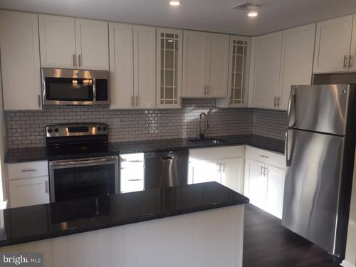apt-34-411 W Conestoga Rd, DEVON, PA, 19333-1478 | Card Image
