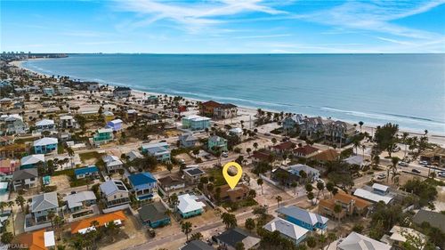 136 Madison Ct, FORT MYERS BEACH, FL, 33931-3620 | Card Image