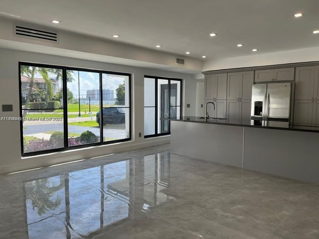 241 186 Th St, House other with 3 bedrooms, 3 bathrooms and null parking in Sunny Isles Beach FL | Image 5