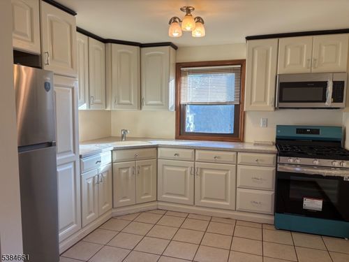 2-39 Academy Ave, Plainfield, NJ, 07062-1301 | Card Image