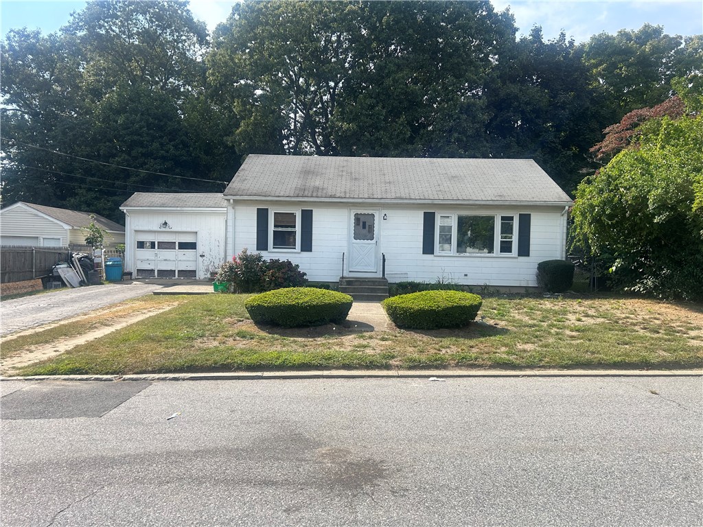 Creekwood Dr, Warwick, RI 02886