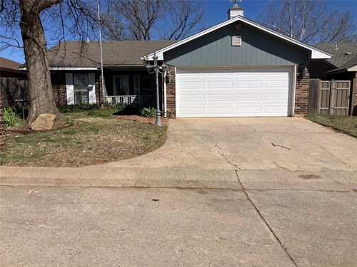 220 Oak Tree Ln, Midwest City, OK, 73130-3533 | Card Image