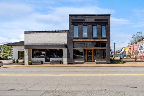 113 S Broadway St, Portland, TN, 37148-1303 | Card Image