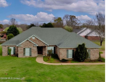 33 Birkdale Cir, Vicksburg, MS, 39183-6900 | Card Image