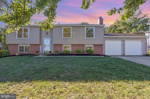 424 Dartha Dr, DALLASTOWN, PA, 17313-9630 | Card Image