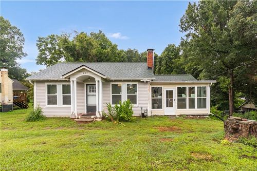 413 Greenwood Dr, High Point, NC, 27262-7814 | Card Image