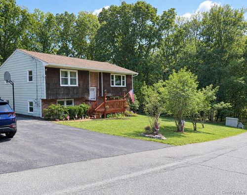 1 Walnut Trl W, Wurtsboro, NY, 12790-6807 | Card Image