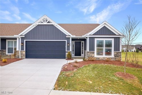 482 Meadow Trl Sw, Hartville, OH, 44632-9808 | Card Image