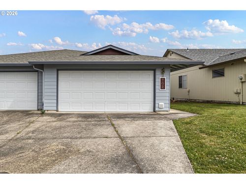 702 Benjamin Ave, Cottage Grove, OR, 97424-9561 | Card Image