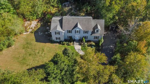 2 Abbey Ln, Newtown, CT, 06470-2784 | Card Image