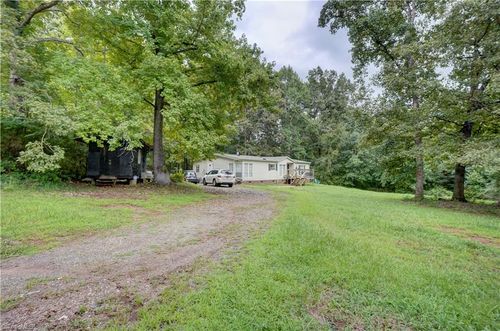 112 Casa Bella Dr, Advance, NC, 27006-7177 | Card Image