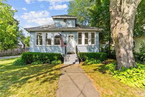 17 Birch St, Cranston, RI, 02920-7506 | Card Image