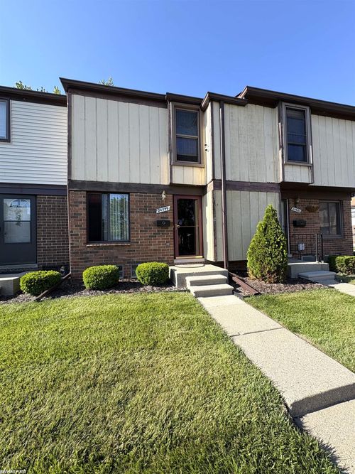 24059 Grange St, Clinton Township, MI, 48036-3007 | Card Image