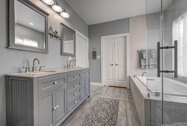 6015 Cornwall Dr, House other with 5 bedrooms, 4 bathrooms and null parking in Spring Branch TX | Image 23