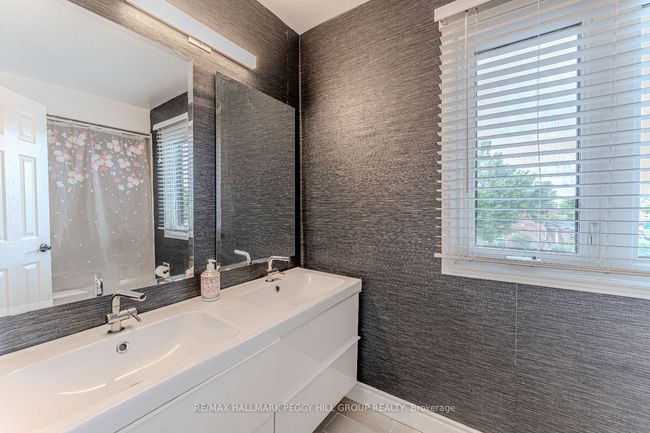 188 Kozlov St, House other with 4 bedrooms, 3 bathrooms and 3 parking in Barrie ON | Image 17