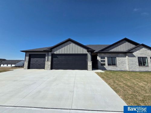 9409 Delano Dr, Lincoln, NE, 68516-1770 | Card Image
