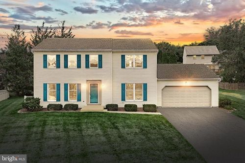 423 White Rose Ln, YORK, PA, 17402-9525 | Card Image