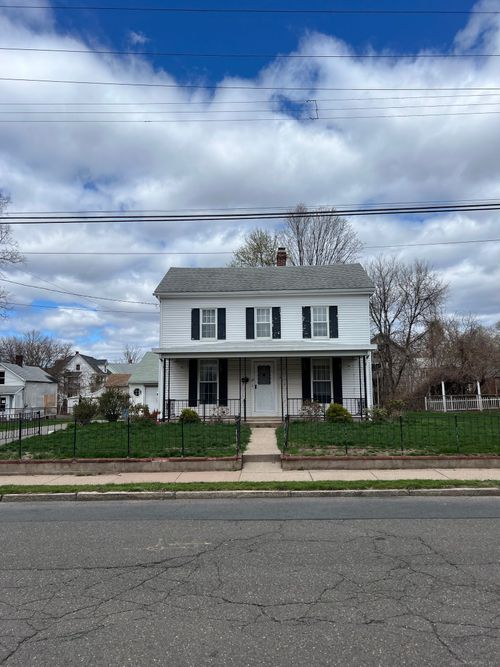 39 Eldridge St, Manchester, CT, 06040-6109 | Card Image
