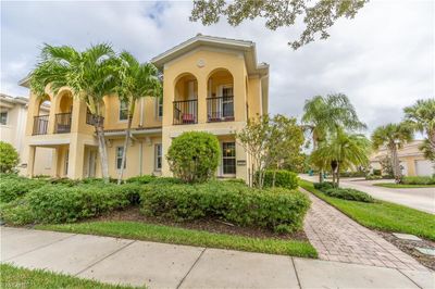 8248 Josefa Way, Home with 3 bedrooms, 3 bathrooms and null parking in Naples FL | Image 1