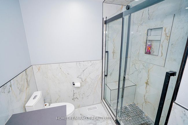 23 Hollowgrove Blvd, House other with 6 bedrooms, 5 bathrooms and 4 parking in Brampton ON | Image 27