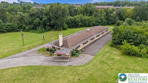 1058 Hausman Rd, Allentown, PA, 18104-9370 | Card Image