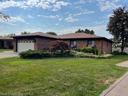 15280 Valerie Dr, Macomb, MI, 48044-2474 | Card Image