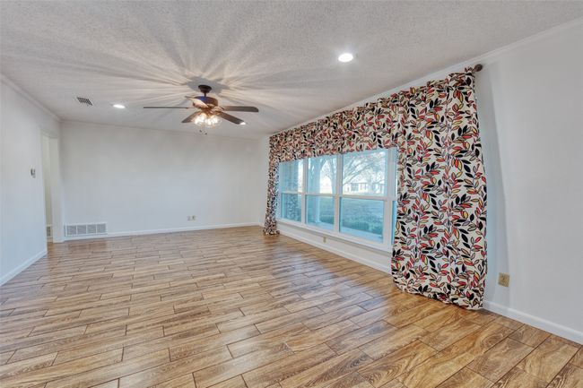 510 S Irick St, House other with 4 bedrooms, 3 bathrooms and null parking in Pilot Point TX | Image 11