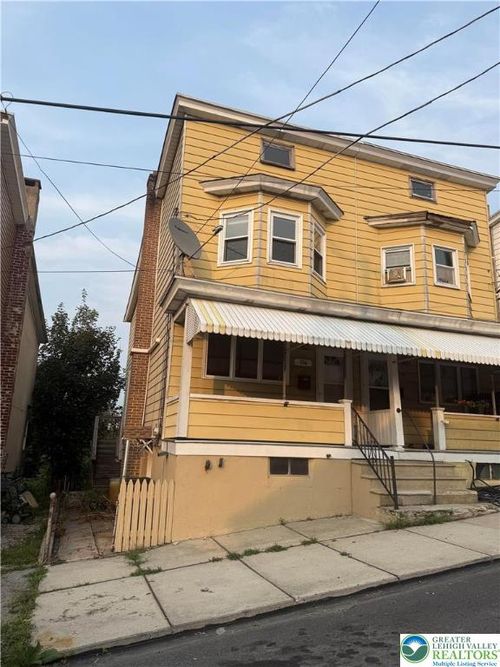 114 6th St, Coaldale, PA, 18218-1117 | Card Image