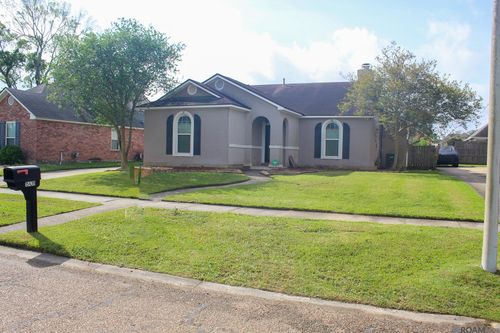15430 Woodlore Dr, Baton Rouge, LA, 70816-1562 | Card Image
