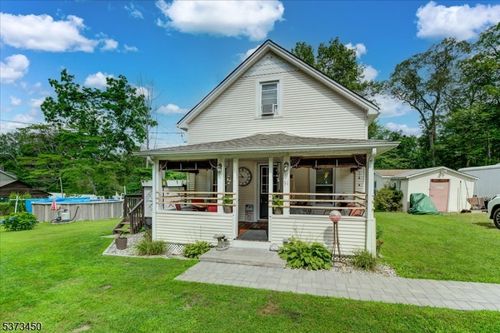 51 Blakely Ln, Newfoundland, NJ, 07435-1500 | Card Image